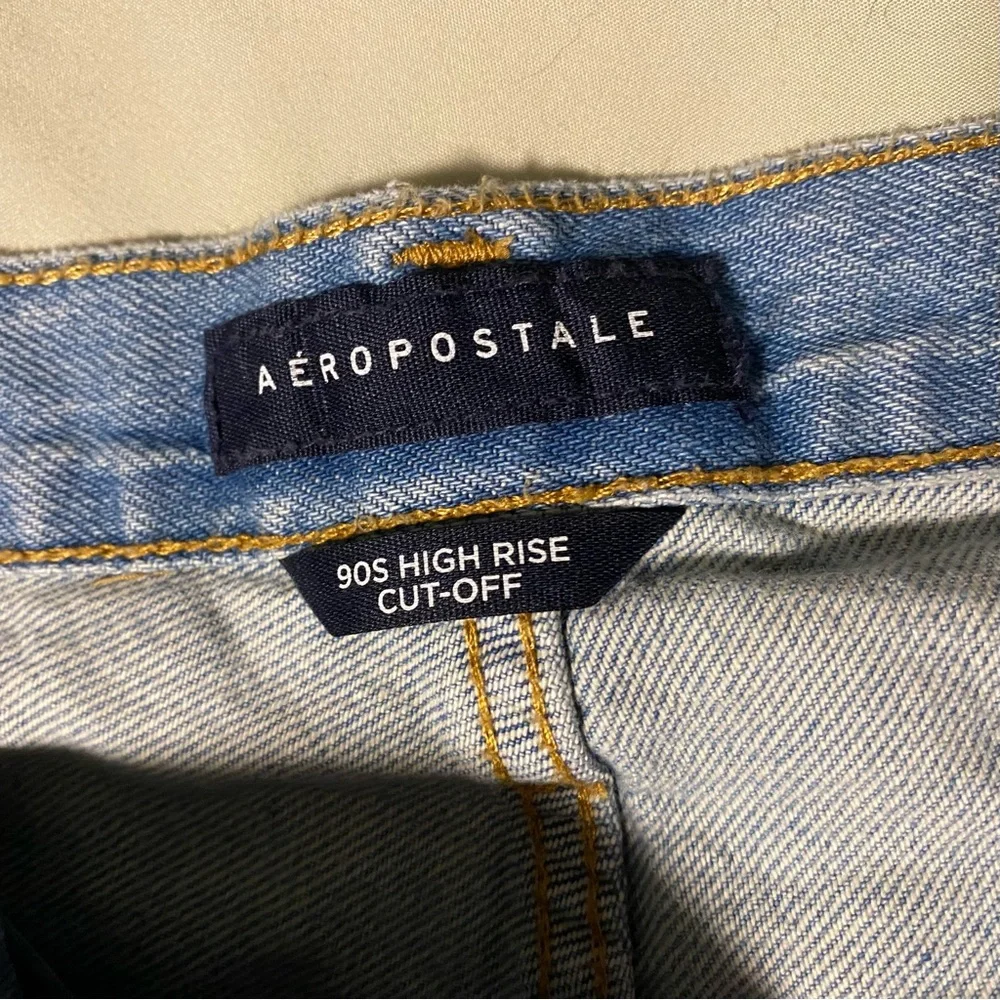 90s High-Rise Cutoff Denim Shorts - Picture 6 of 6